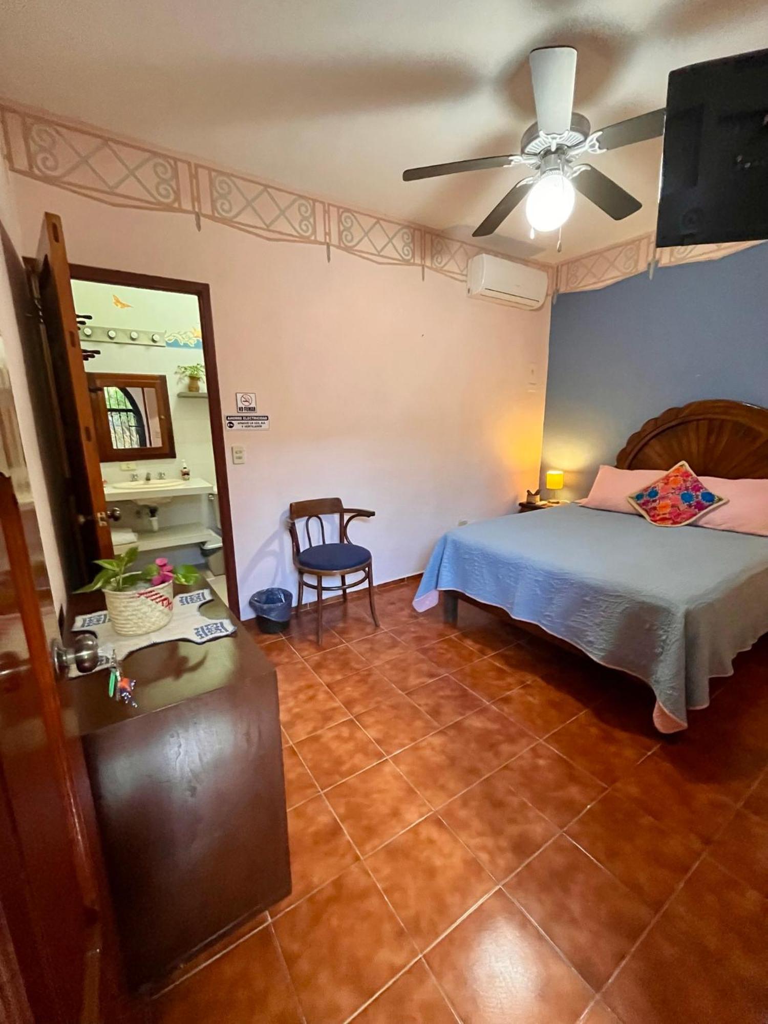 Casa Tres Colibries Bed & Breakfast Merida Exterior photo
